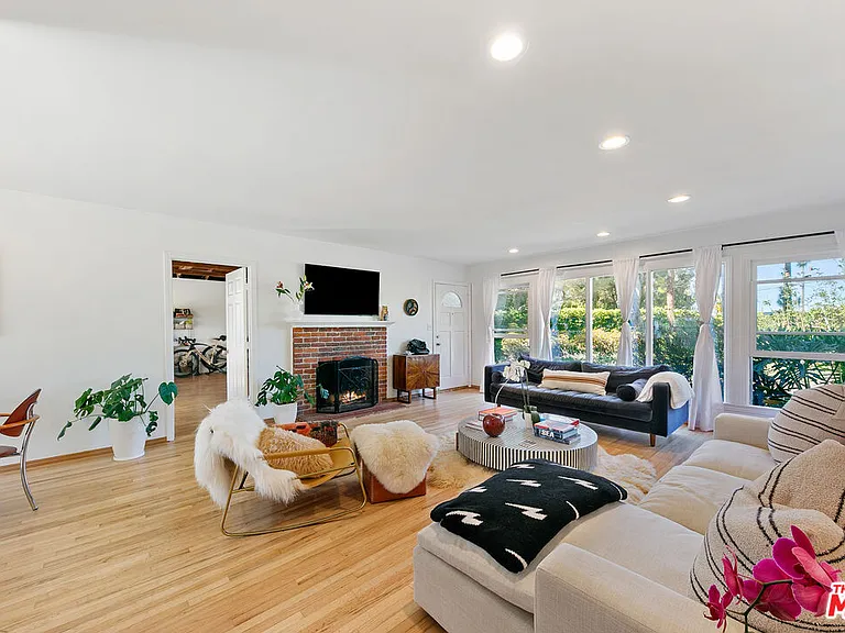 29242 Heathercliff Rd — Photo 16