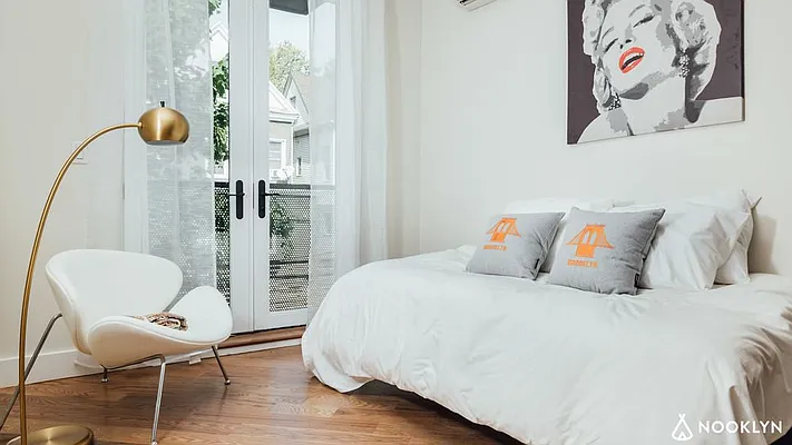 Rented by Nooklyn NYC LLC | media 31