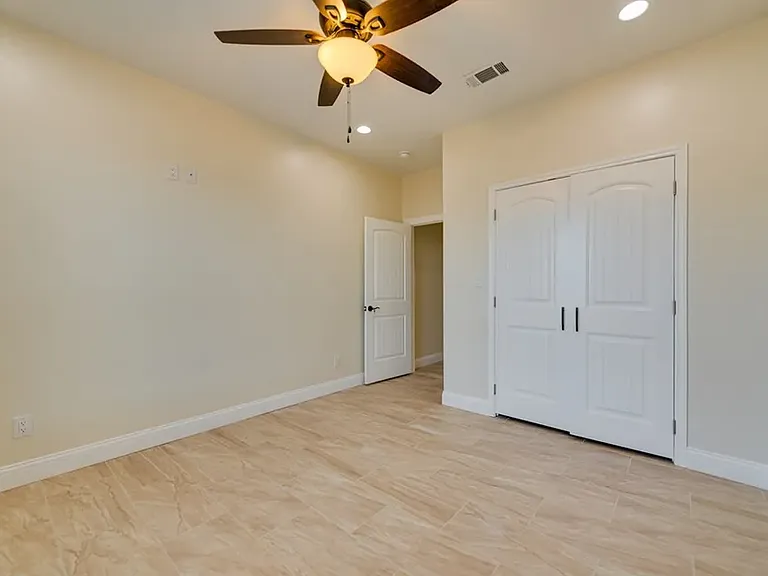 8408 W Larry Ln — Photo 4