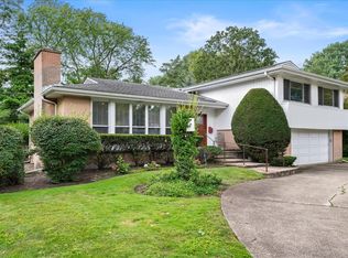 746 Woodridge Ln, Glencoe, IL 60022
