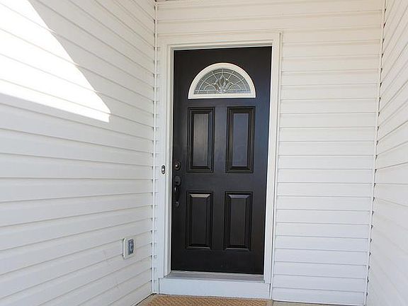 2nd image of 332 Grandlin Park Dr
