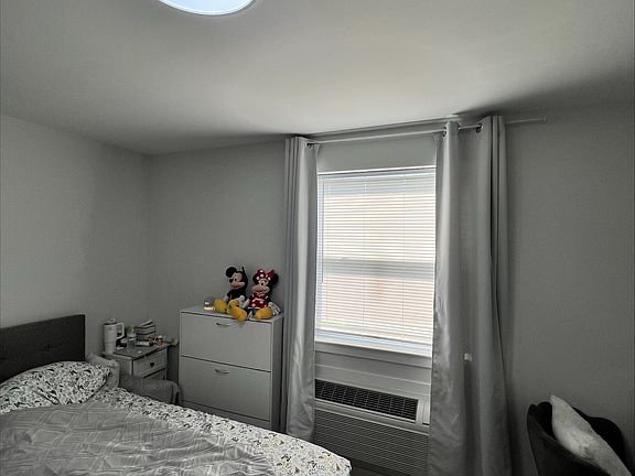 4th image of 380 Division St #1G