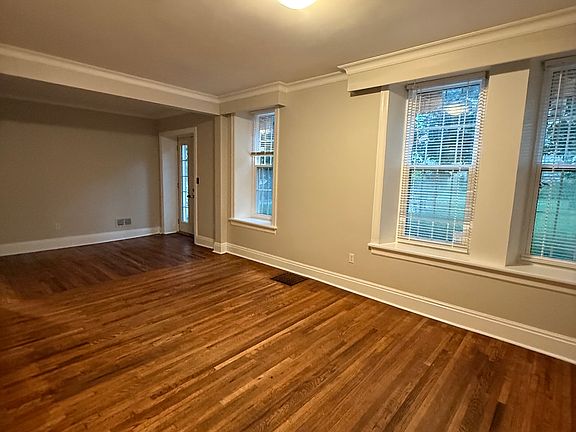 3rd image of 153 Norfolk St
