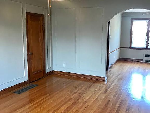 3rd image of 8030 Delmar Blvd APT 1W