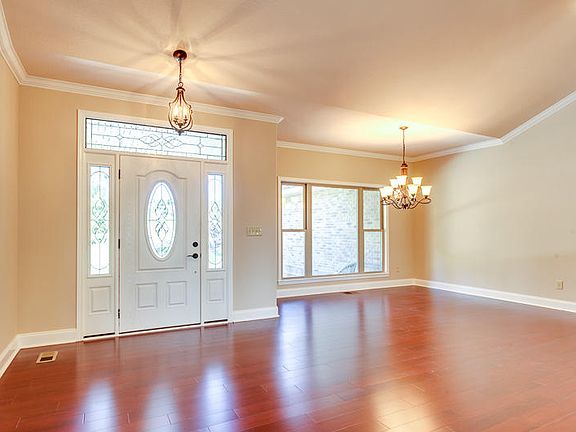 4th image of 335 Zane Ln