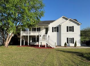 32 Moriah Way NE, Rydal, GA 30171