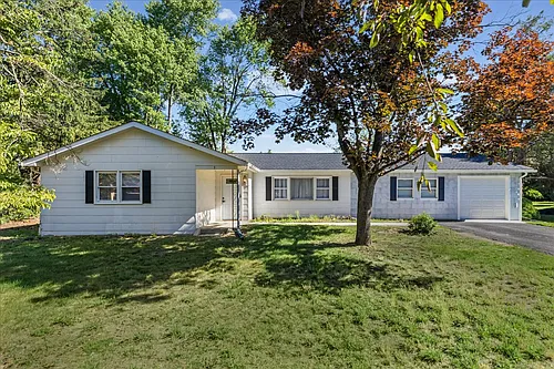 1 Spruce Ln Photo 1