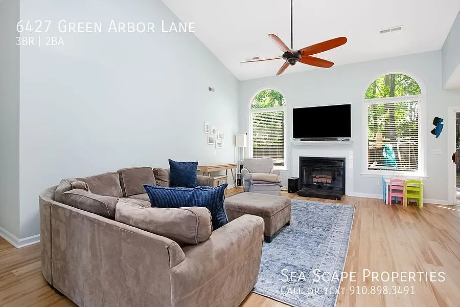 Furnished Coastal Retreat Near Wrightsville Beach In Desirable Masonboro Neighborhood — Photo 4