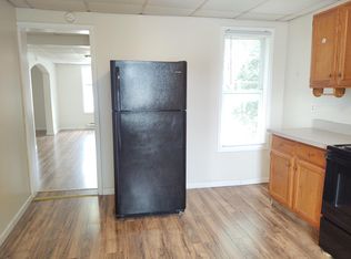 13 E Main St, Reinholds, PA 17569