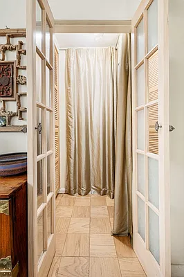 Sold by Corcoran | media 21