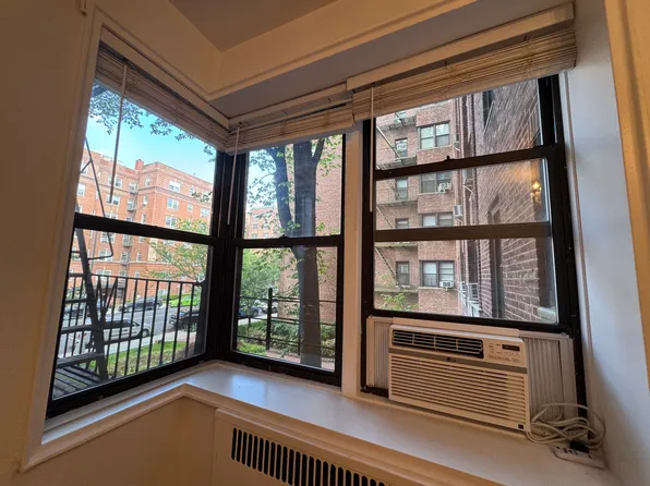 69-10 Yellowston Boulevard image 8 of 14