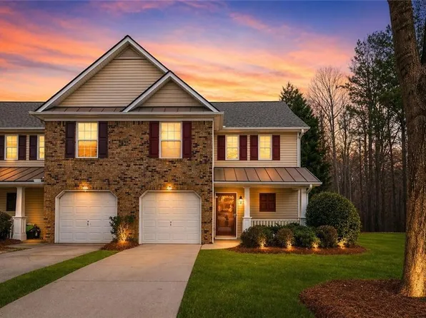 184 Darbys Crossing Ct, Hiram, GA 30141