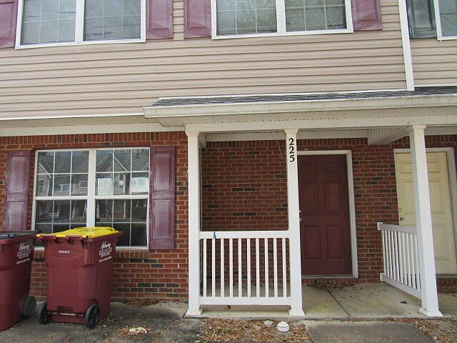 2nd image of 225 Swaying Pine Ct