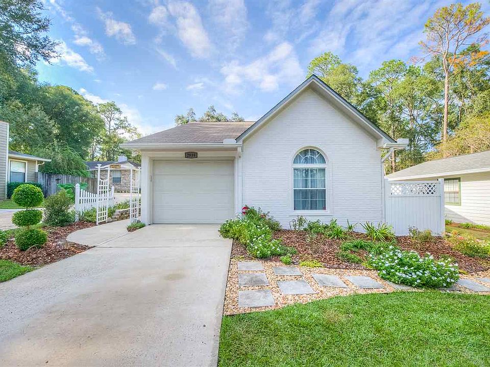 1st image of 2939 Bay Shore Dr