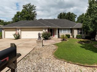 8 Thursby Ln, Bella Vista, AR 72714
