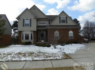 2026 Blue Spruce Dr, Troy, MI 48085