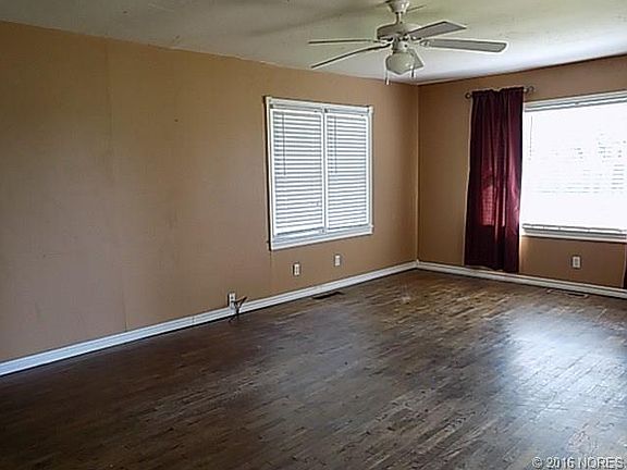 4th image of 100 Lakeside Dr