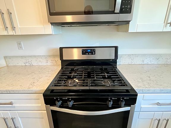 5th image of 4265 Mesa Vista Way Unit 2