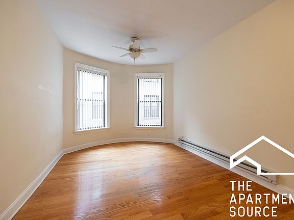 3rd image of 1220 N Dearborn St #B1