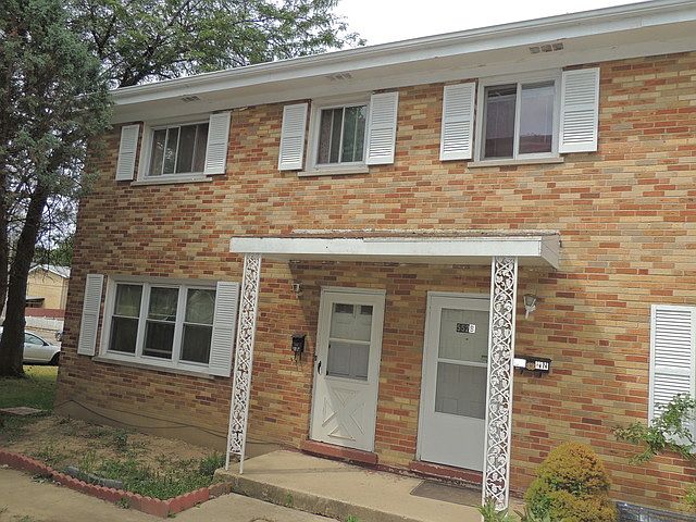 1st image of 558 Lynn Ct Unit B