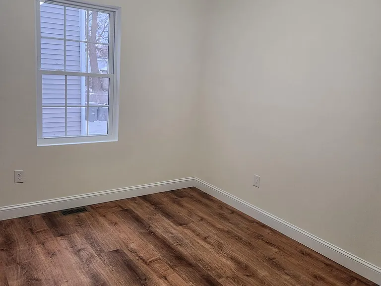 26 Cromwell St #1 — Photo 11