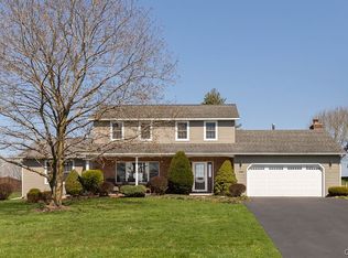 2005 Irene Dr, Baldwinsville, NY 13027