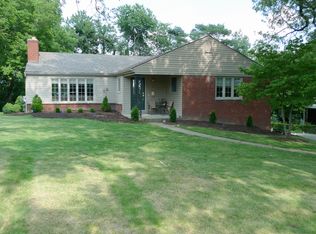 1287 Pinewood Dr, Pittsburgh, PA 15243