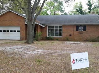 211 Norwich Dr, Gulf Breeze, FL 32561