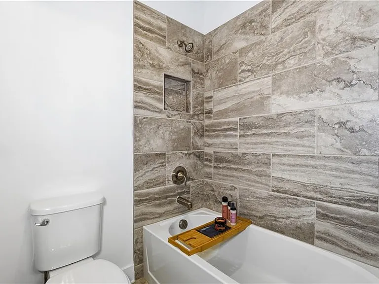 158 Kingwood Dr — Photo 41