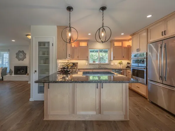 226 Encinada Dr, Salinas, CA 93901