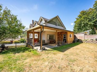 2612 Dunsmuir Ave, Cumberland, BC V0R1S0