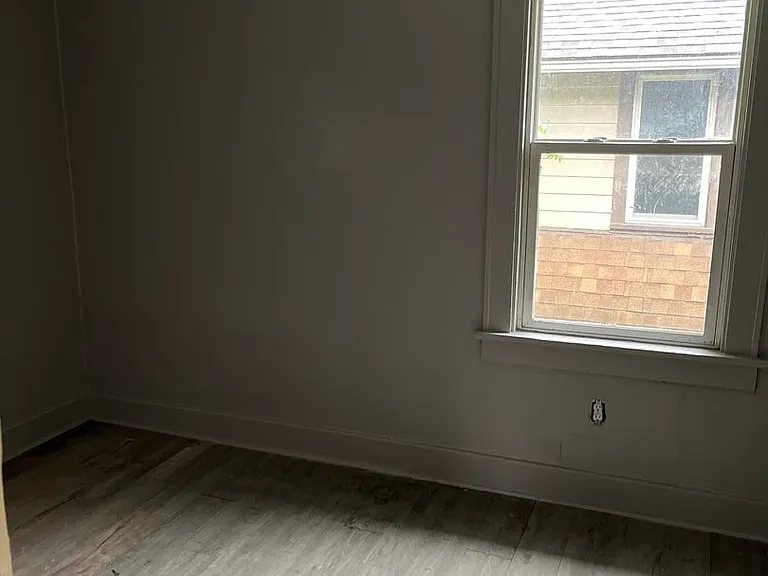 1313 Manchester Rd — Photo 3