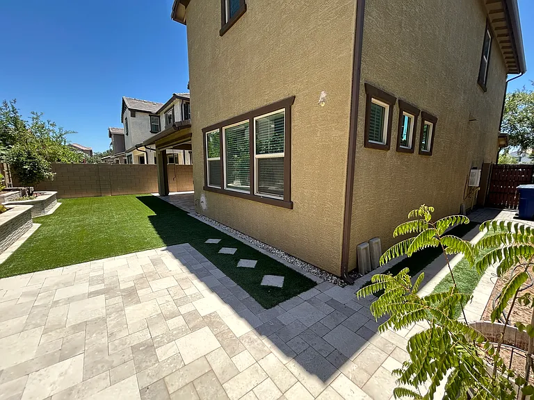 1146 E Weatherby Way — Photo 60