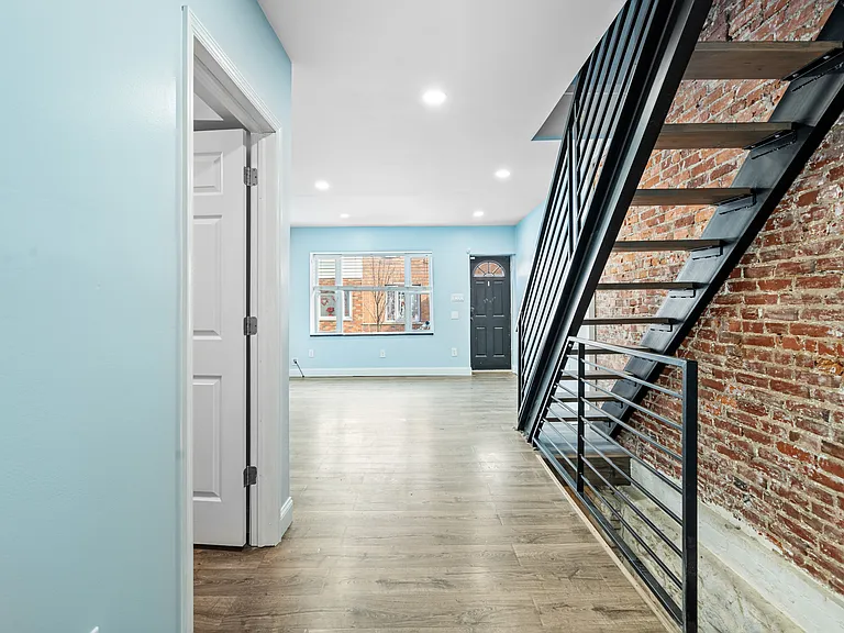 2420 S Percy St — Photo 6