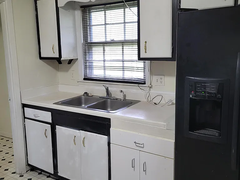 6811 Radial Dr — Photo 6