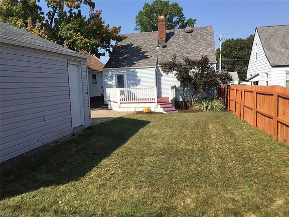 3rd image of 1507 Grantwood Dr