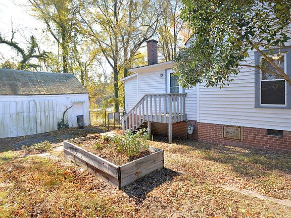 4th image of 605 Yancey St