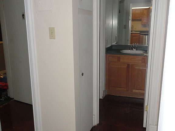 5th image of 925 E 8th Ave APT 20