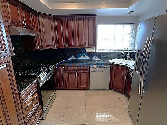 5th image of 4565 W 132nd St