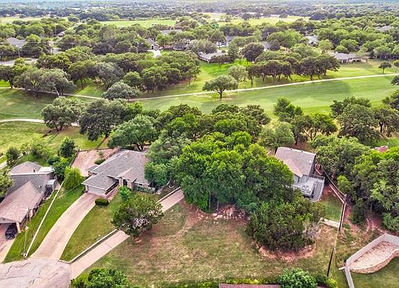 3rd image of 5122 Largo Dr