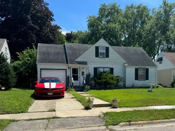 633 Frances Ave, Loves Park, IL 61111