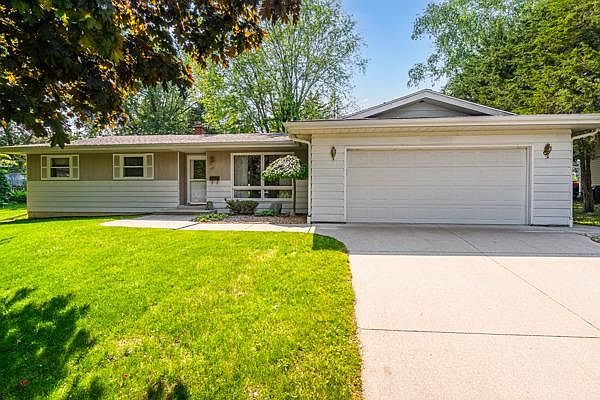 1st image of 107 Moorland Dr