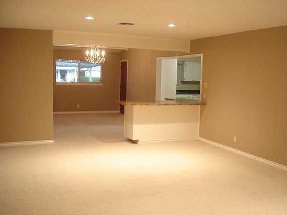 Living/Dining Area