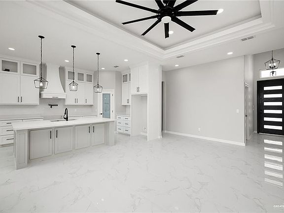 3rd image of 1807 Sophia Dr