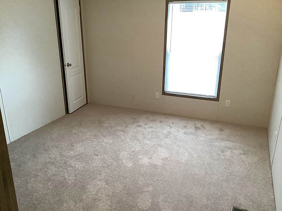 4th image of 301 Davis Gap Rd