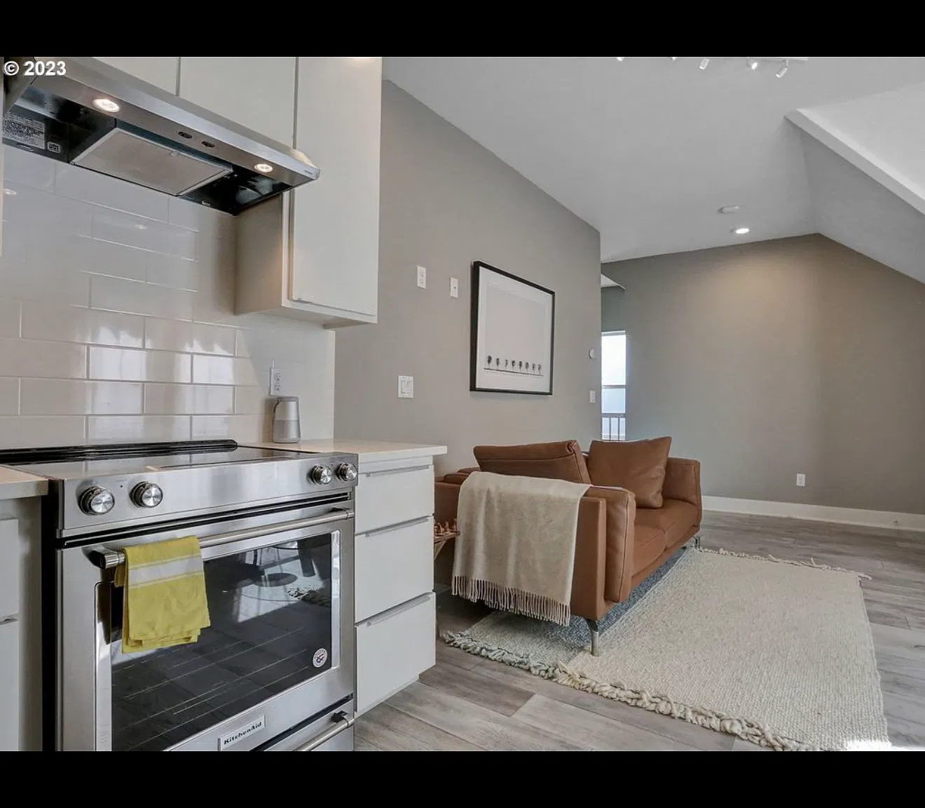 SW Taylors Ferry Rd, Portland — Photo 3