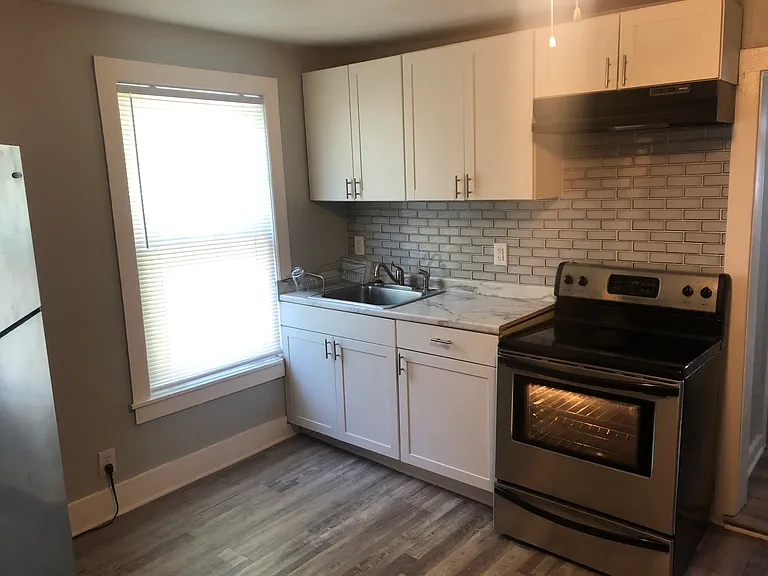 800 Shelby Ave #4 — Photo 3