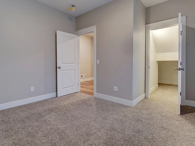 2118 Sherwood Ave — Photo 17
