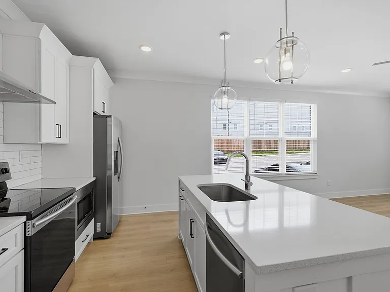 105 Duke St #6 — Photo 13