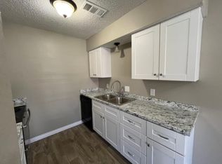 7013 Crosstimbers Ln, North Richland Hills, TX 76182